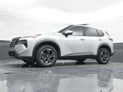 Used 2024 Nissan Rogue SV AWD/4WD image 47