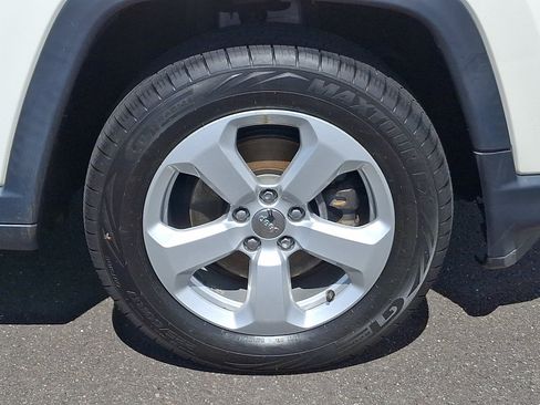 Used 2018 Jeep Compass Latitude w/ Popular Equipment Group AWD/4WD image 8