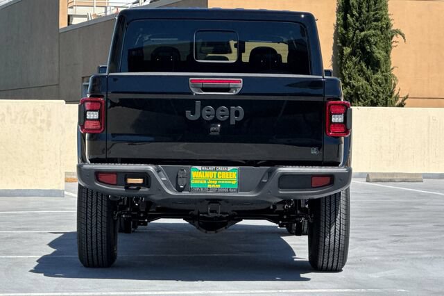 New 2026 Jeep Gladiator Sport AWD/4WD image 5