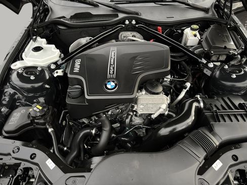 Used 2015 BMW Z4 sDrive28i image 10