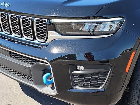 Used 2022 Jeep Grand Cherokee Overland w/ Luxury Tech Group IV image 32