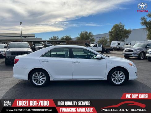 Used 2014 Toyota Camry XLE w/ Convenience Package image 5