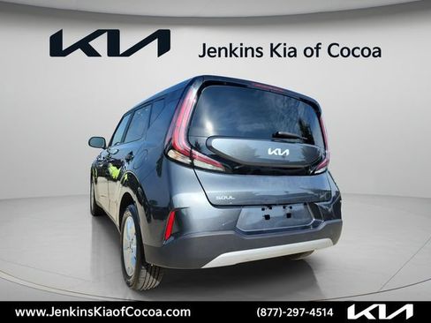 Used 2024 Kia Soul LX w/ Option Group 015 FWD image 7