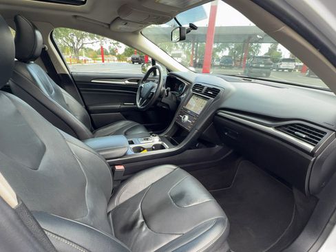 Used 2018 Ford Fusion Titanium AWD/4WD image 24