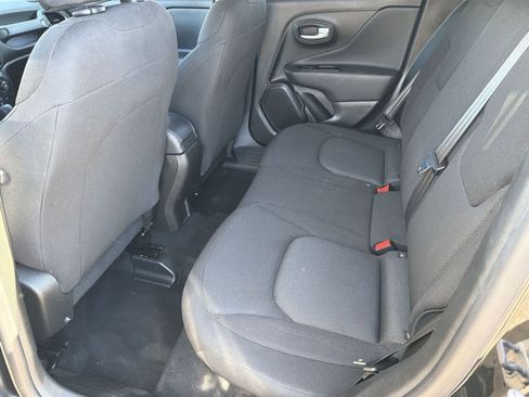 Used 2023 Jeep Renegade Latitude image 14