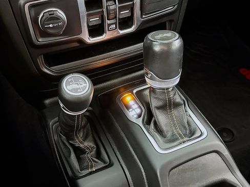 Used 2023 Jeep Wrangler Unlimited Sahara image 20