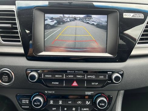 Used 2018 Kia Niro LX FWD image 11