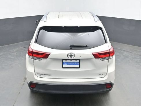 Used 2018 Toyota Highlander XLE FWD image 38