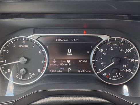 Used 2024 Nissan Pathfinder SV w/ SV Premium Package AWD/4WD image 32