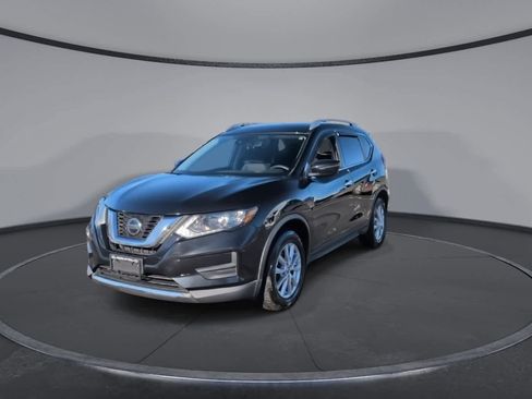 Used 2019 Nissan Rogue SV image 3