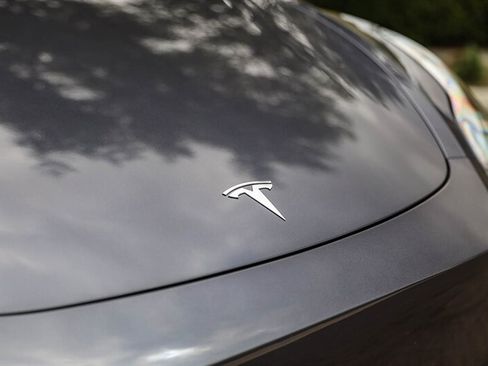 Used 2023 Tesla Model Y Long Range AWD/4WD image 10