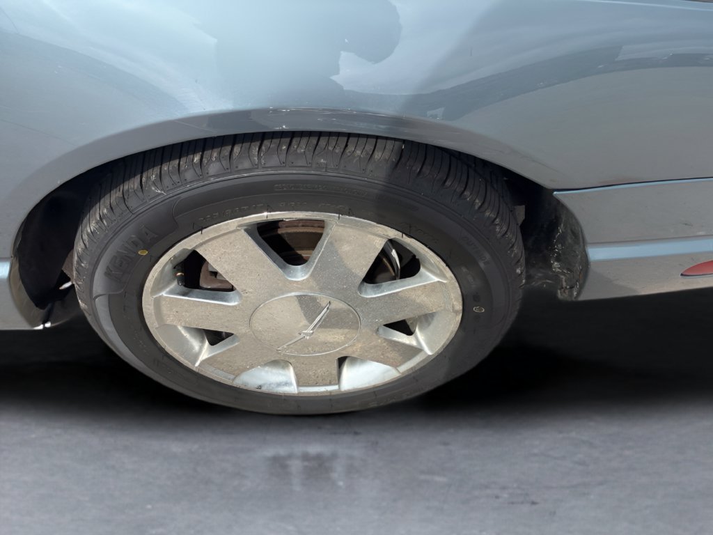 Used 2005 Ford Thunderbird RWD image 19