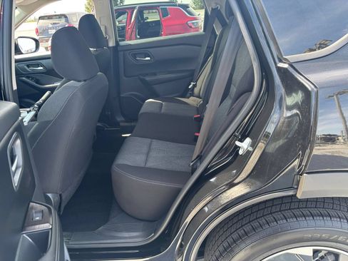 Used 2025 Nissan Rogue SV FWD image 27