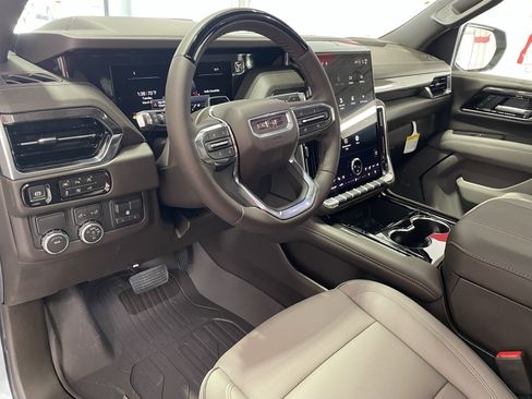 New 2026 GMC Yukon XL Elevation w/ Elevation Premium Package RWD image 18