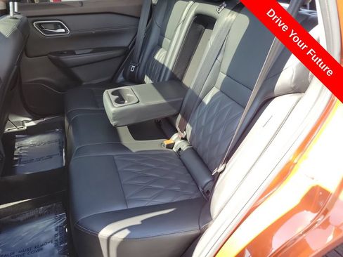 Used 2023 Nissan Rogue Platinum w/ Platinum Premium Package FWD image 30