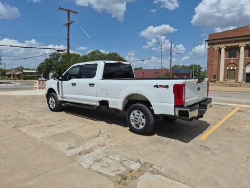 Used 2025 Ford F350 XLT AWD/4WD image 5