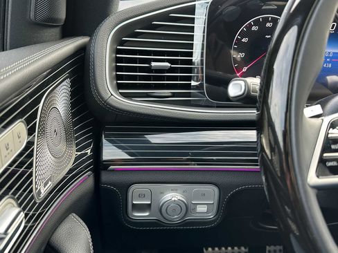 Used 2026 Mercedes-Benz GLS 580 4MATIC image 38