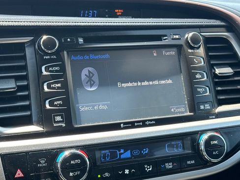 Used 2018 Toyota Highlander Limited Platinum AWD/4WD image 25
