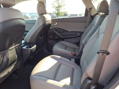 Used 2019 Hyundai Santa Fe XL FWD image 13