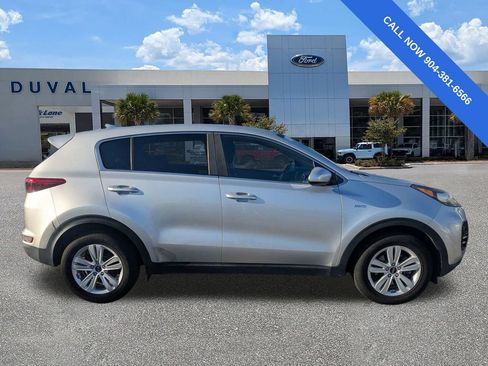 Used 2019 Kia Sportage LX AWD/4WD image 3