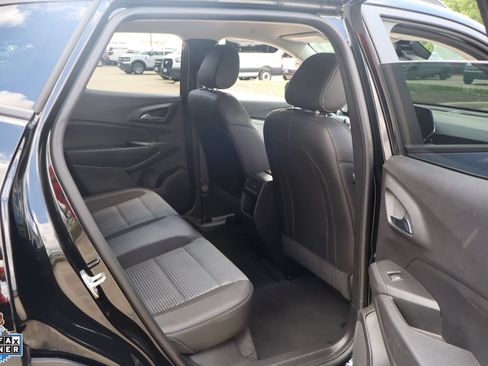 Used 2025 Chevrolet Trax LT w/ LT Convenience Package FWD image 28