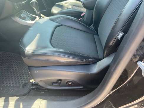 Used 2018 Jeep Compass Latitude w/ Popular Equipment Group AWD/4WD image 25