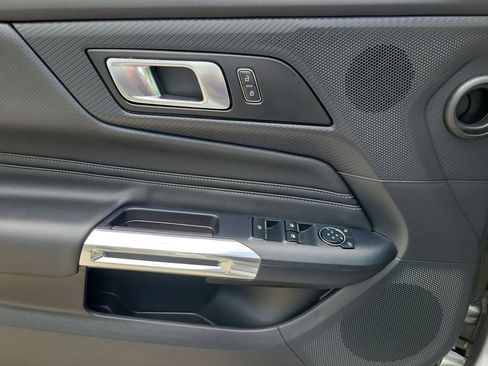 Used 2025 Ford Mustang Premium image 21