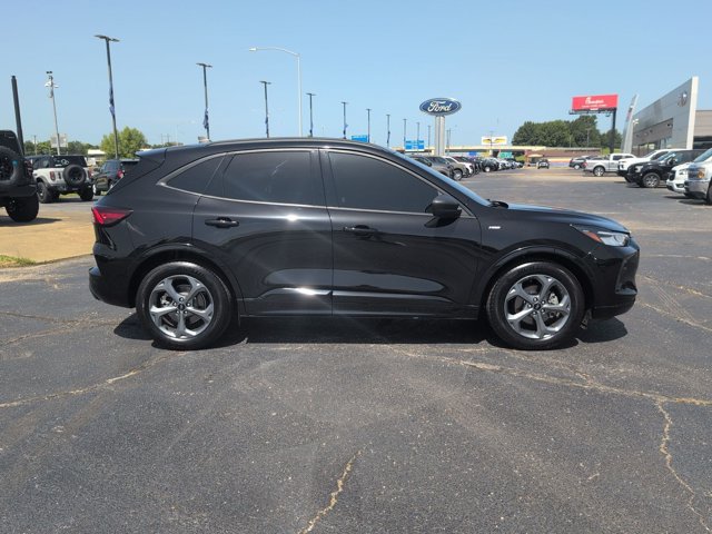 Used 2023 Ford Escape ST-Line w/ Tech Pack #1 FWD image 9