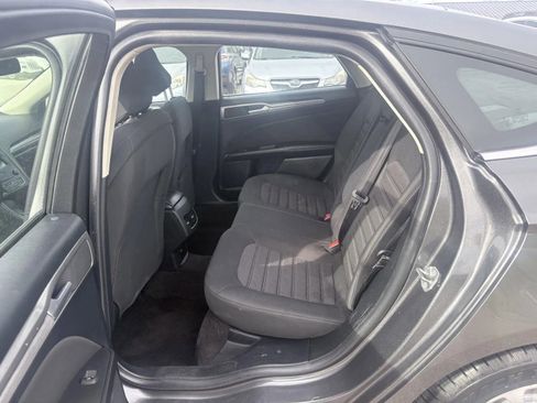 Used 2020 Ford Fusion SE FWD image 13