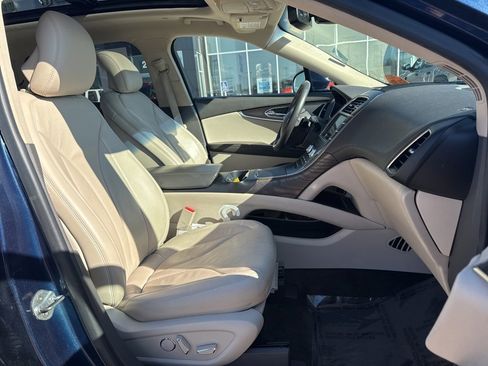 Used 2017 Lincoln MKX Reserve w/ Driver Assistance Package image 30