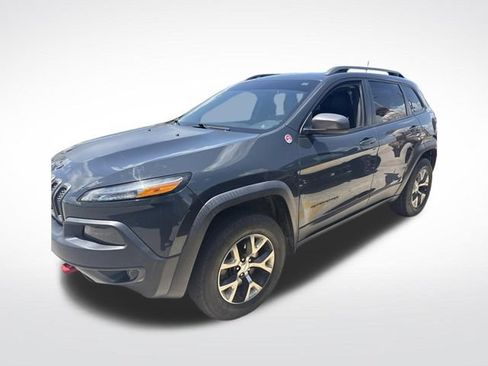 Used 2017 Jeep Cherokee Trailhawk w/ Cold Weather Group AWD/4WD image 4