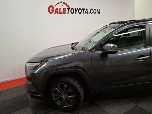 Used 2022 Toyota RAV4 Limited image 5
