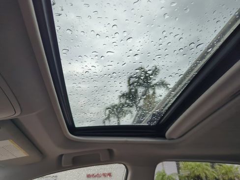 Used 2018 Toyota RAV4 XLE image 12