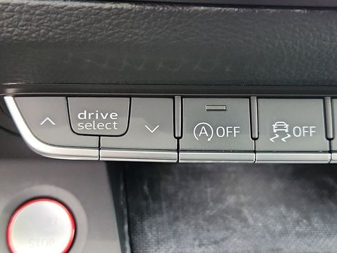 Used 2022 Audi SQ5 Premium w/ Convenience Package image 23