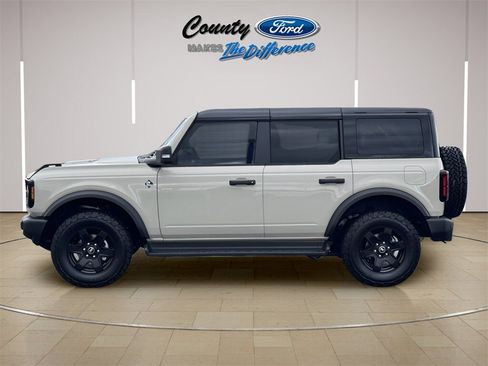 New 2025 Ford Bronco Outer Banks image 3