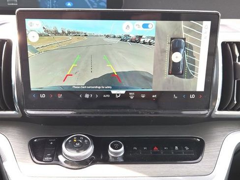 Used 2025 Ford Expedition Platinum w/ Driver's Package image 35