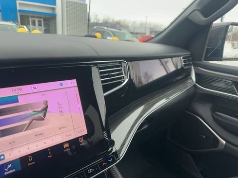 Used 2022 Jeep Wagoneer Series III w/ Flexible Seating Group image 24