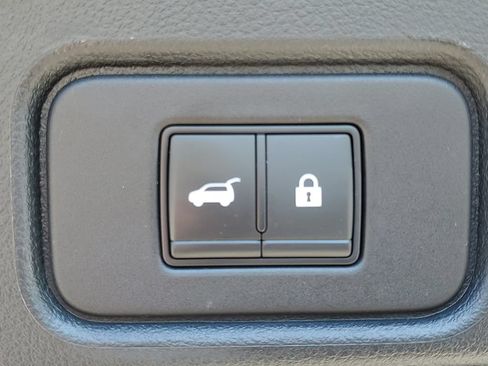 Used 2022 Nissan Pathfinder Platinum w/ Cargo Package AWD/4WD image 9