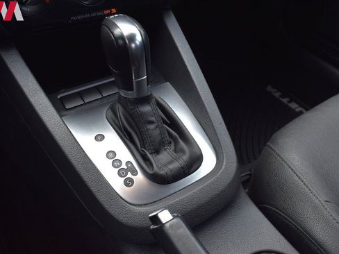 Used 2012 Volkswagen Jetta TDI w/ TDI Appearance Pkg image 17