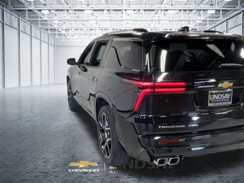 Used 2025 Chevrolet Traverse High Country image 8