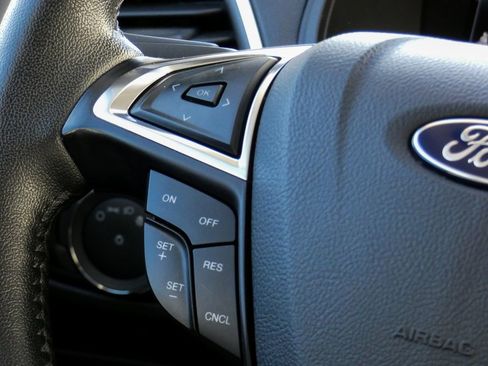 Used 2022 Ford Edge Titanium image 15