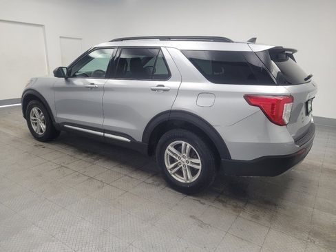 Used 2022 Ford Explorer XLT w/ Equipment Group 202A image 3