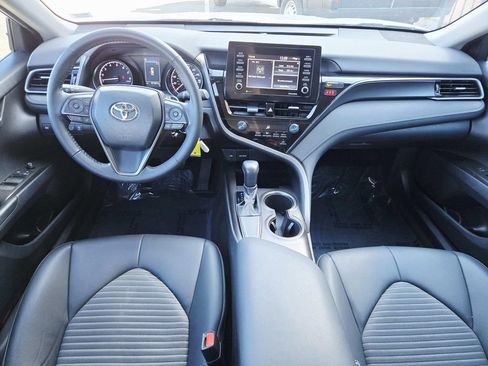 Used 2021 Toyota Camry SE image 9