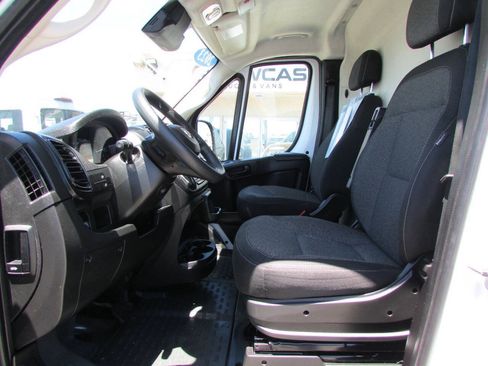Used 2023 RAM ProMaster 2500 FWD image 12