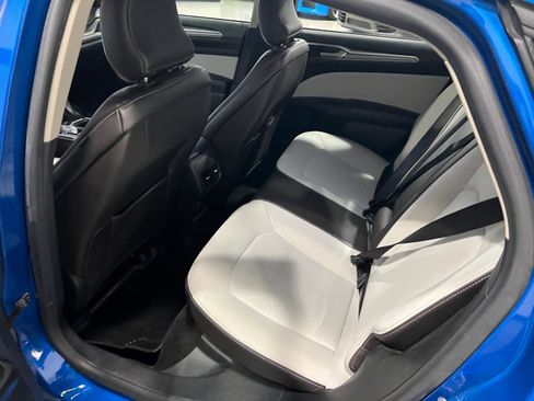 Used 2019 Ford Fusion SE w/ Equipment Group 151A image 28