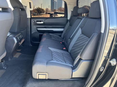 Used 2018 Toyota Tundra SR5 image 32