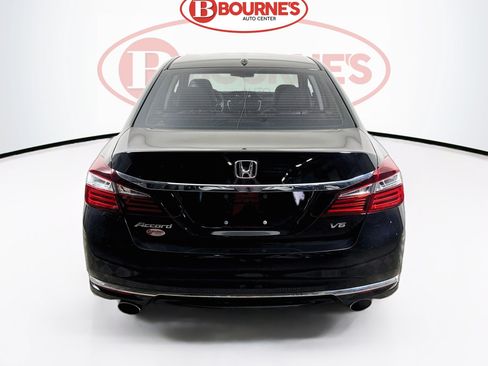 Used 2017 Honda Accord EX-L image 9