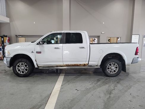 Used 2018 RAM 1500 Laramie image 1