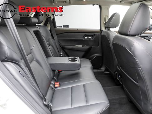 Used 2023 Nissan Rogue SL w/ SL Premium Package image 26