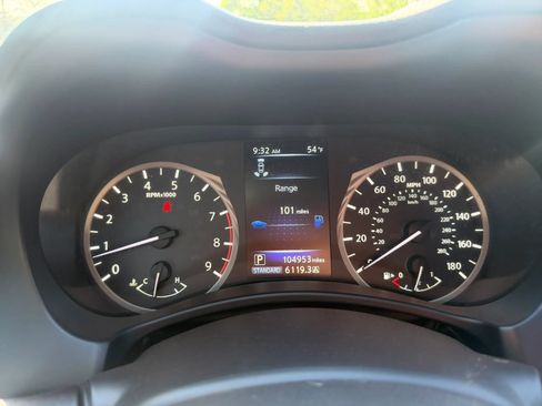 Used 2017 INFINITI Q60 Red Sport 400 AWD/4WD image 10